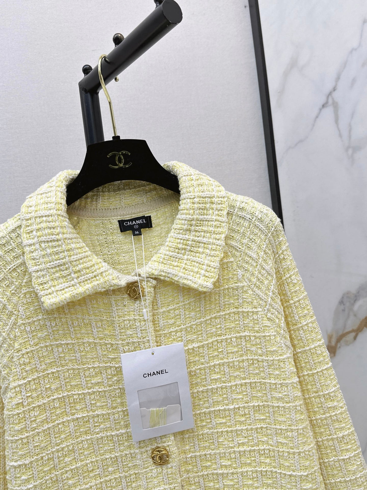 26FW New Goose-Yellow Collared Knit Cardigan 💛