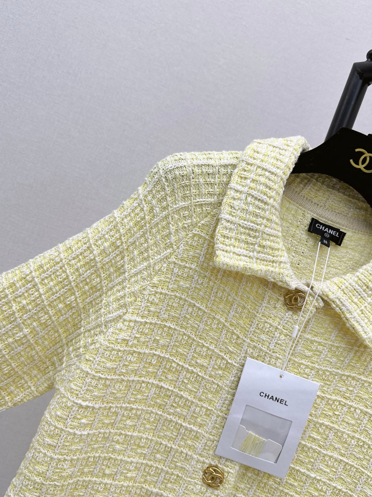 26FW New Goose-Yellow Collared Knit Cardigan 💛