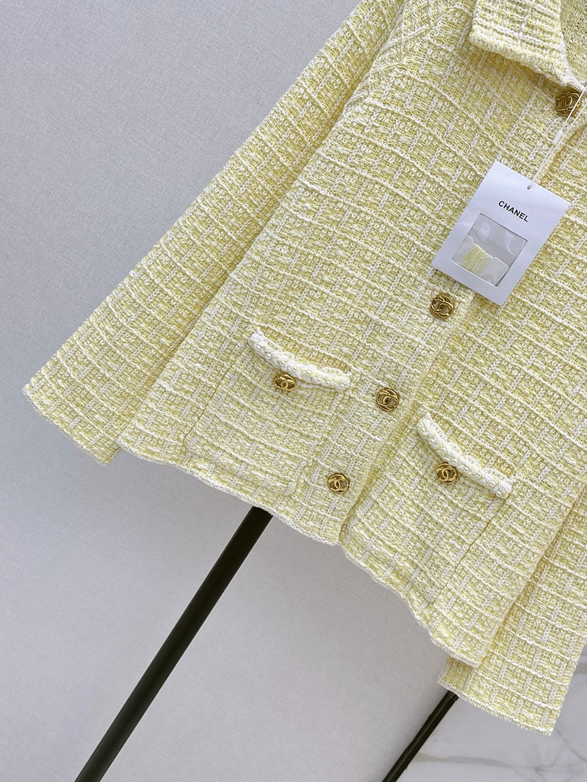 26FW New Goose-Yellow Collared Knit Cardigan 💛