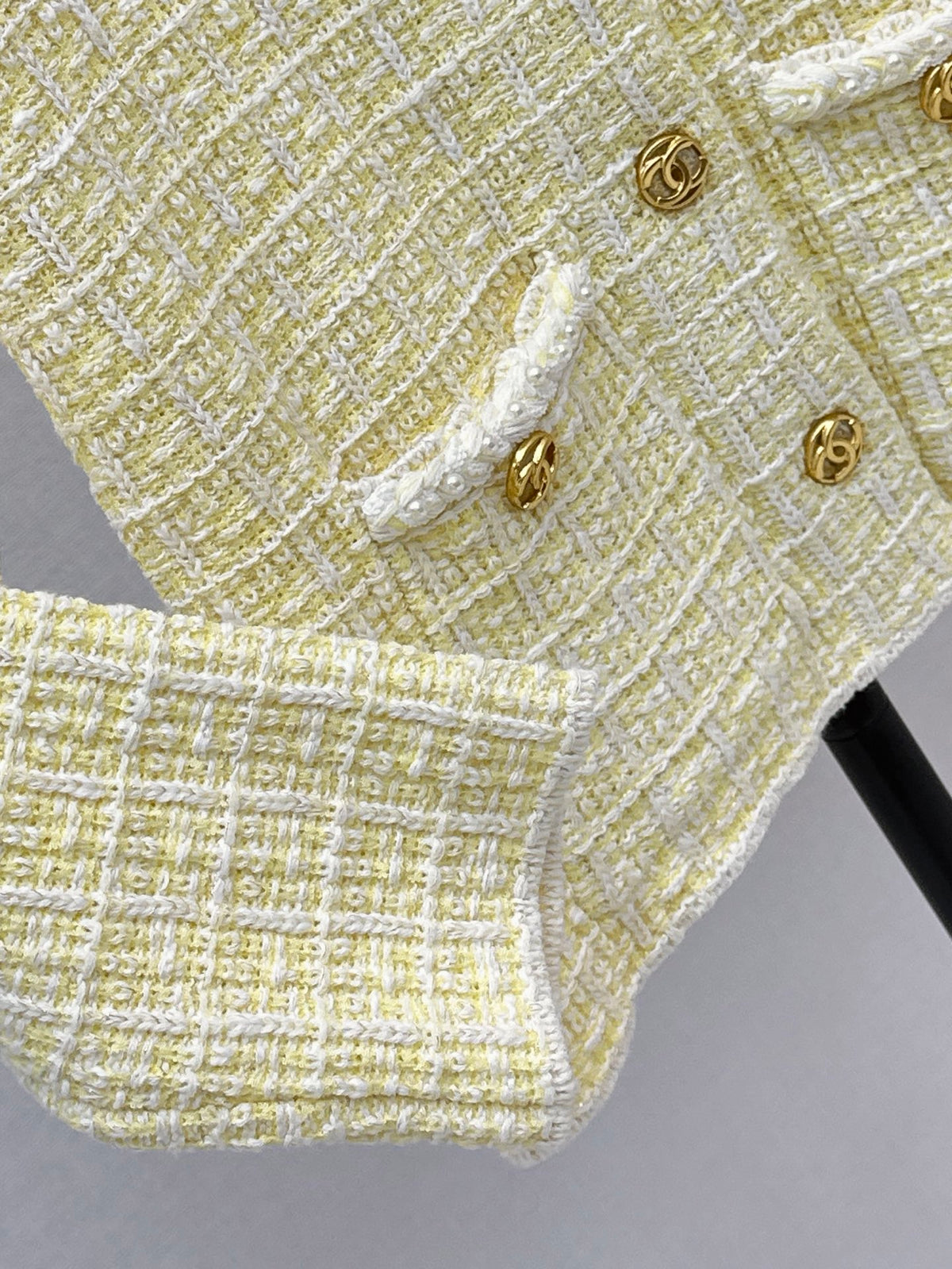 26FW New Goose-Yellow Collared Knit Cardigan 💛