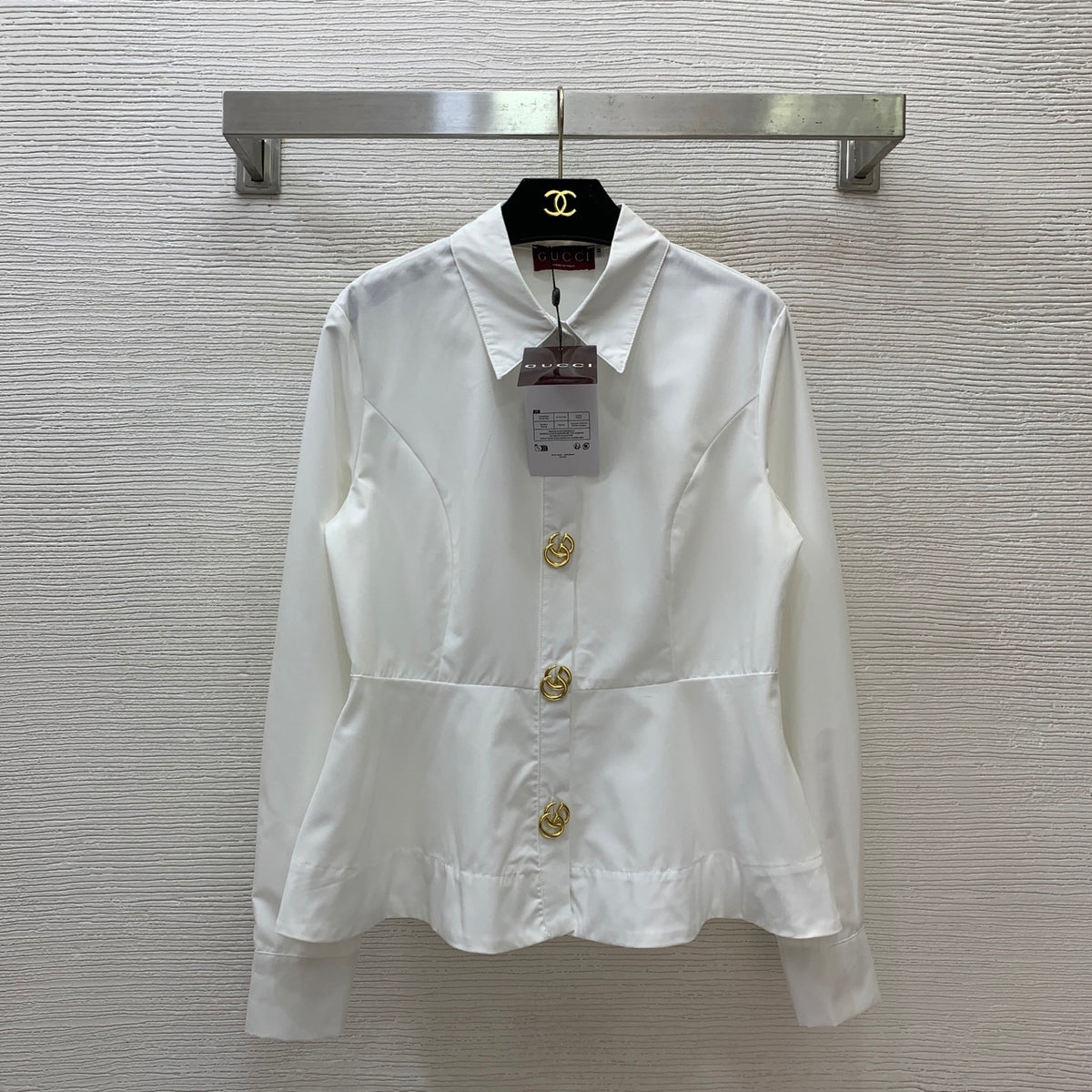 🔥HOT🔥26FW New Ruffle-Trimmed Shirt with Gold GG Buttons 🤍