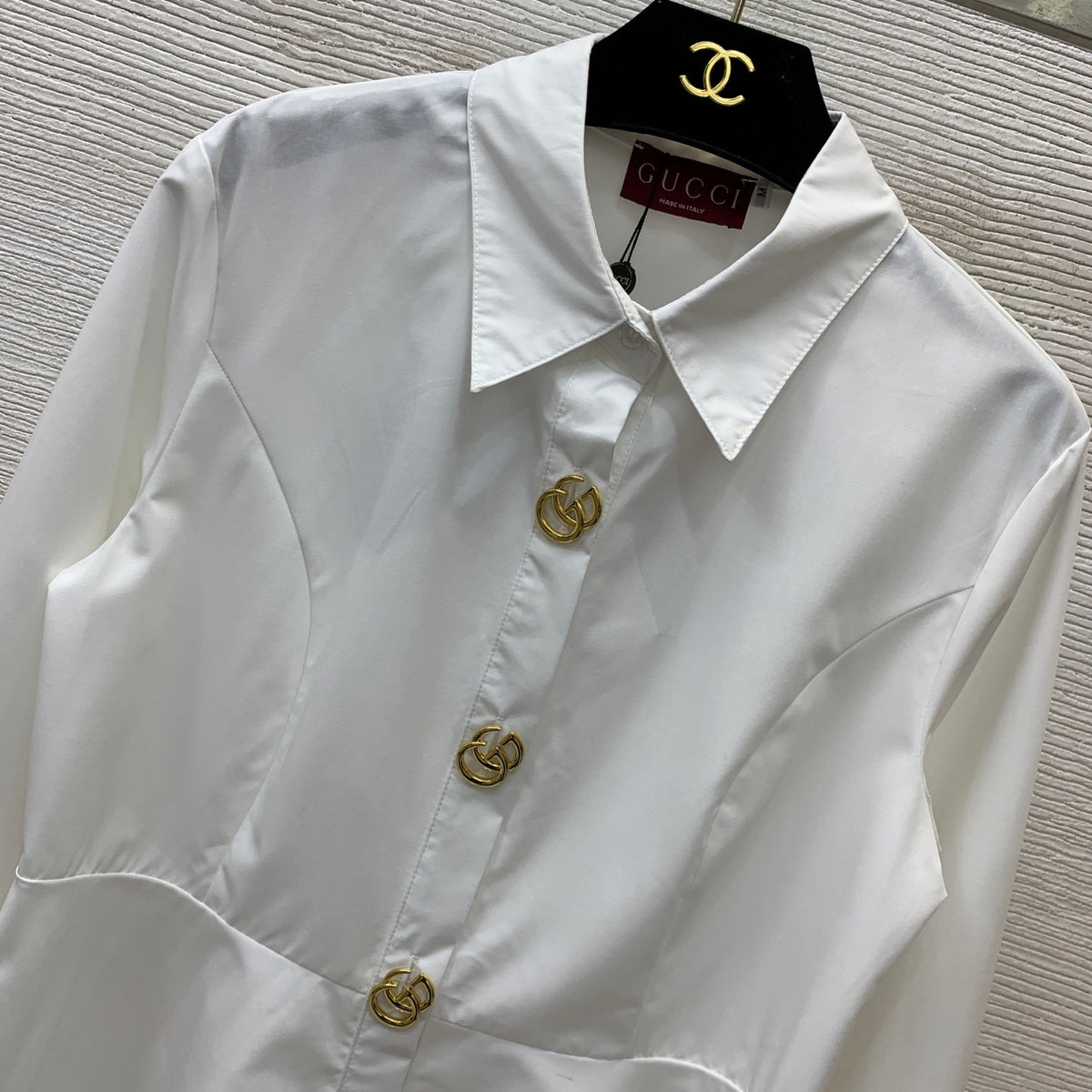 🔥HOT🔥26FW New Ruffle-Trimmed Shirt with Gold GG Buttons 🤍