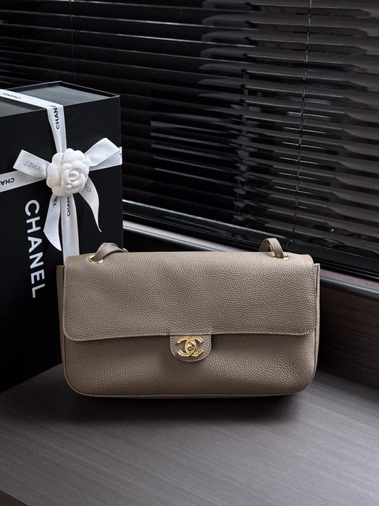 26FW New Maxi Flap Bag 🤎
