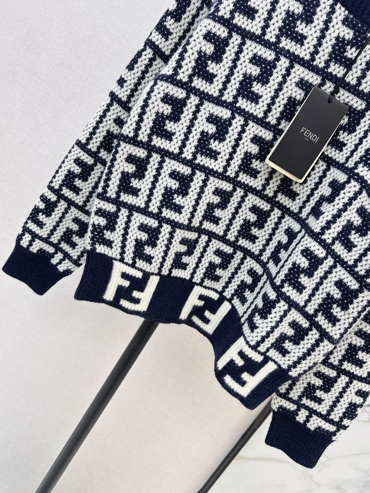 26FW New Letter Jacquard Crew-Neck Sweater 🤎🖤