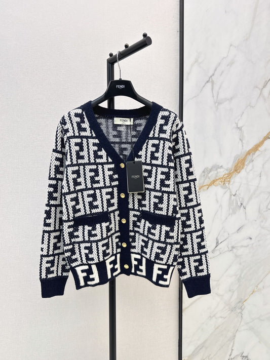 26FW New V-Neck Long-Sleeve Cardigan with Letter Jacquard 🤎🖤