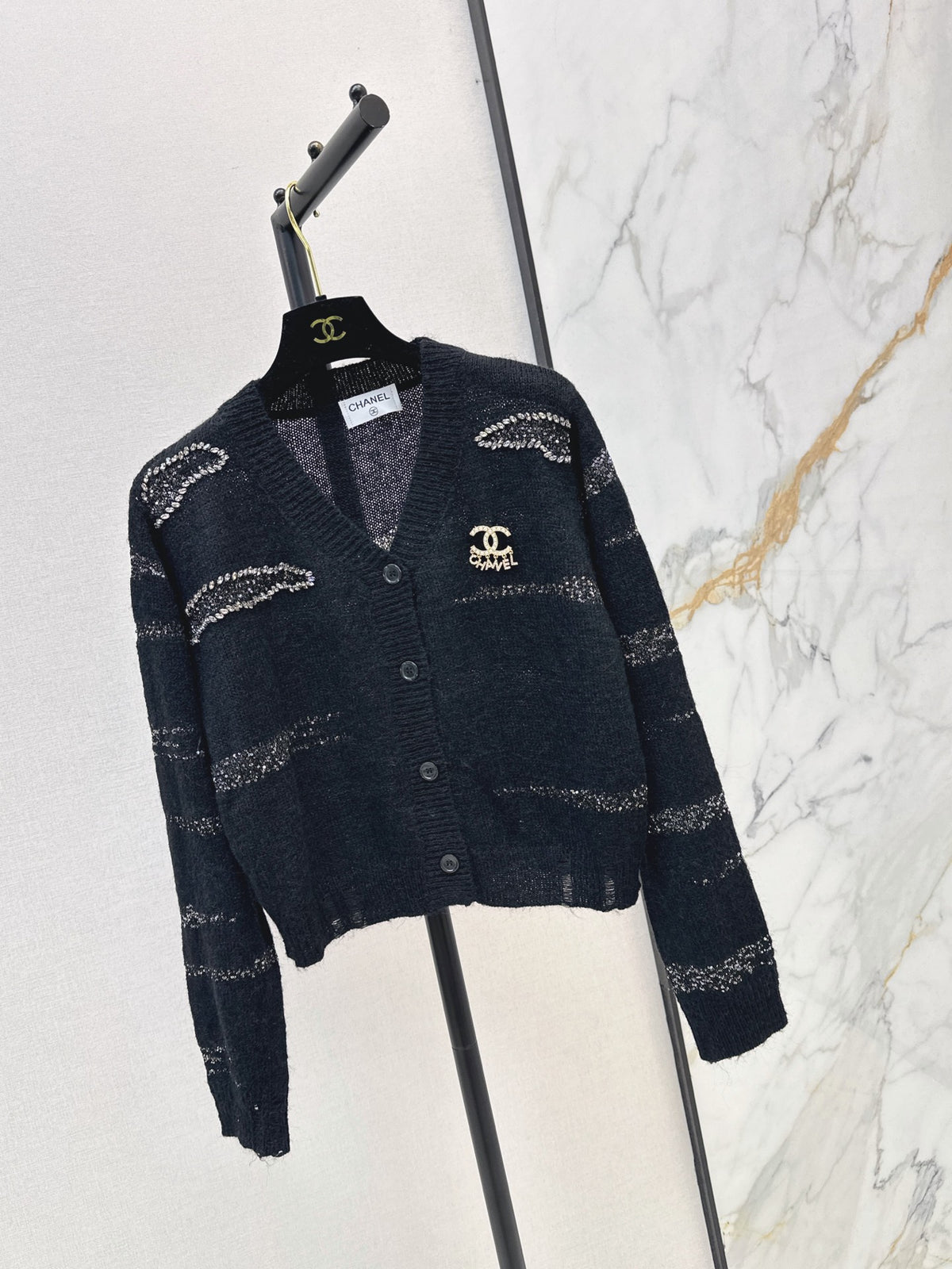 26FW New V-Neck Striped Long-Sleeve Knit Cardigan 🖤