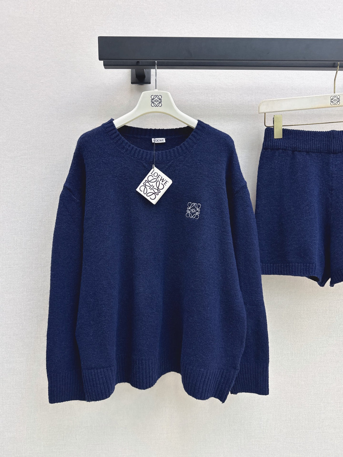 26FW New Knit Sweater & Elastic-Waist Shorts Set 🩶💙