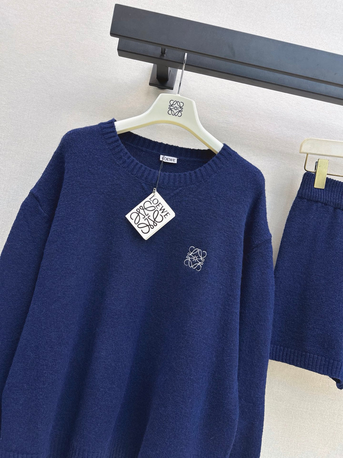 26FW New Knit Sweater & Elastic-Waist Shorts Set 🩶💙