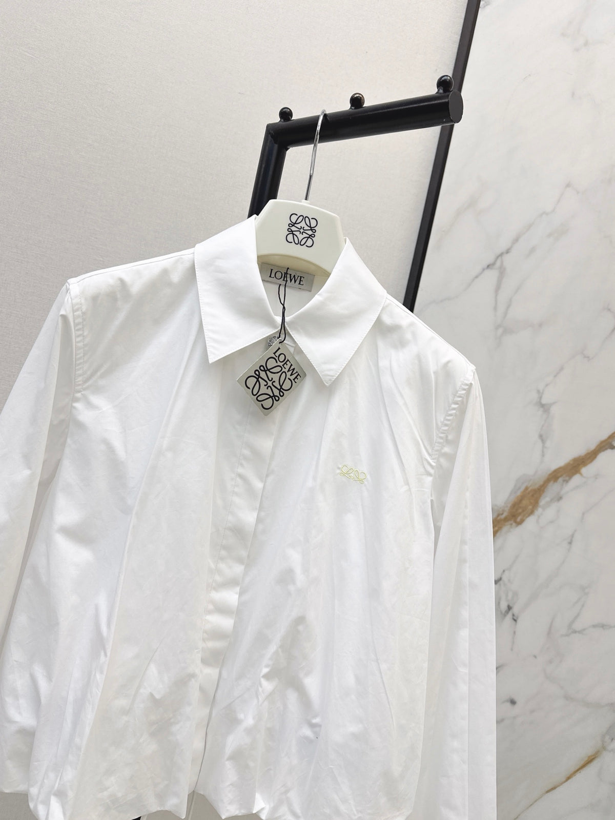 26FW New Balloon-Sleeve Shirt with Bud-Style Detail 🤍🤎💙