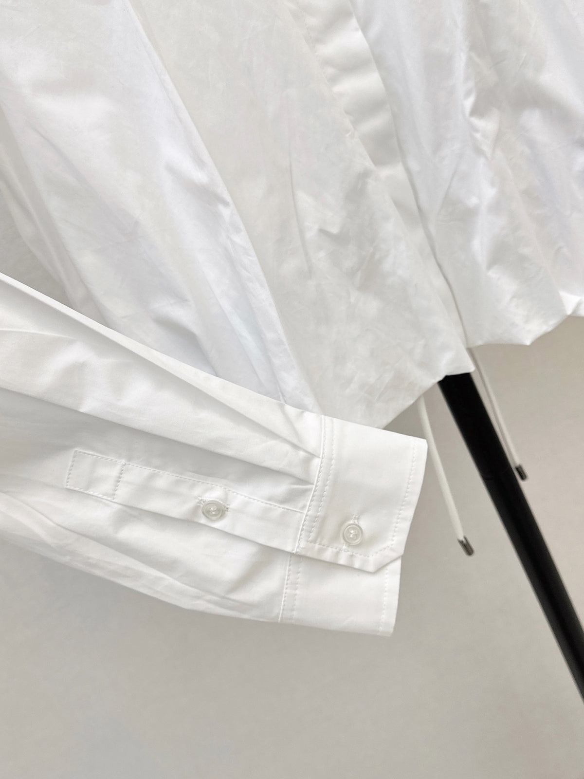 26FW New Balloon-Sleeve Shirt with Bud-Style Detail 🤍🤎💙