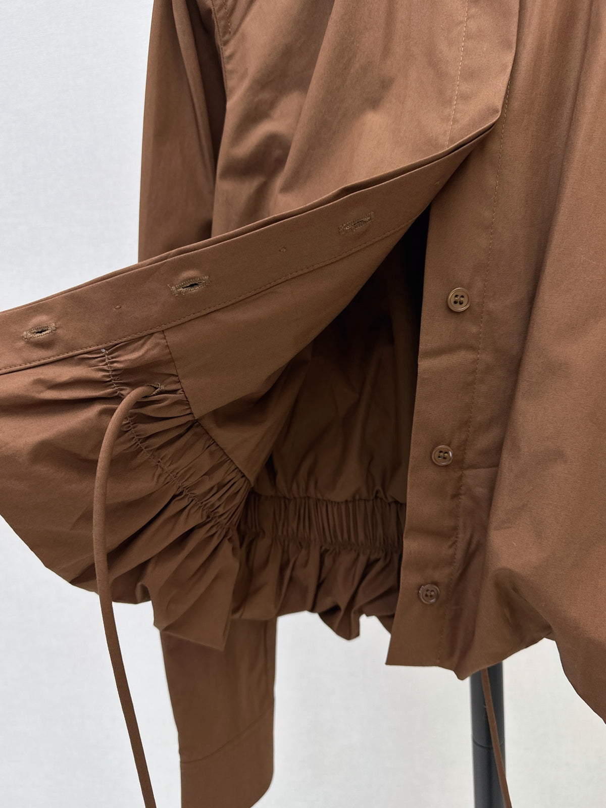 26FW New Balloon-Sleeve Shirt with Bud-Style Detail 🤍🤎💙