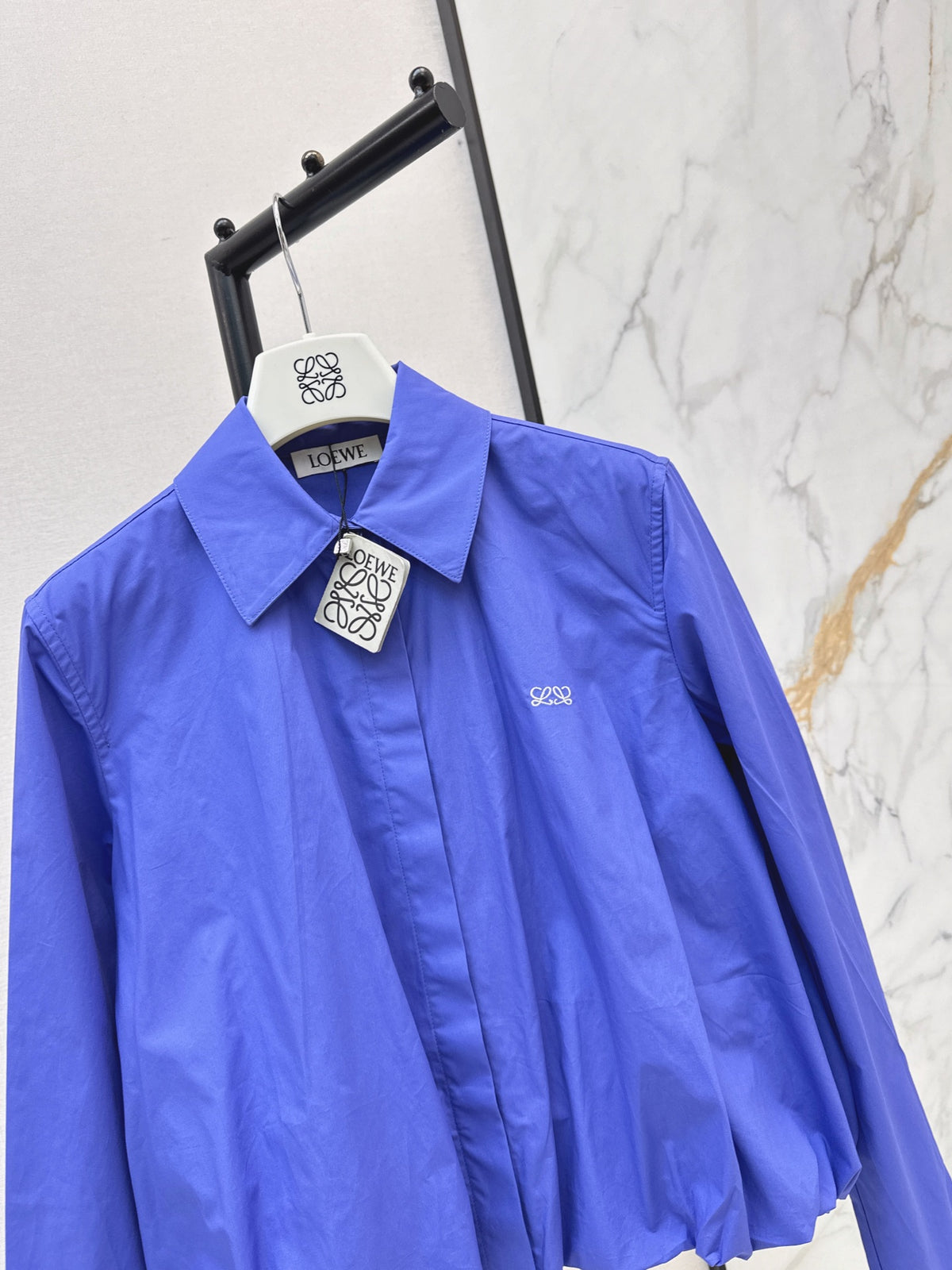 26FW New Balloon-Sleeve Shirt with Bud-Style Detail 🤍🤎💙