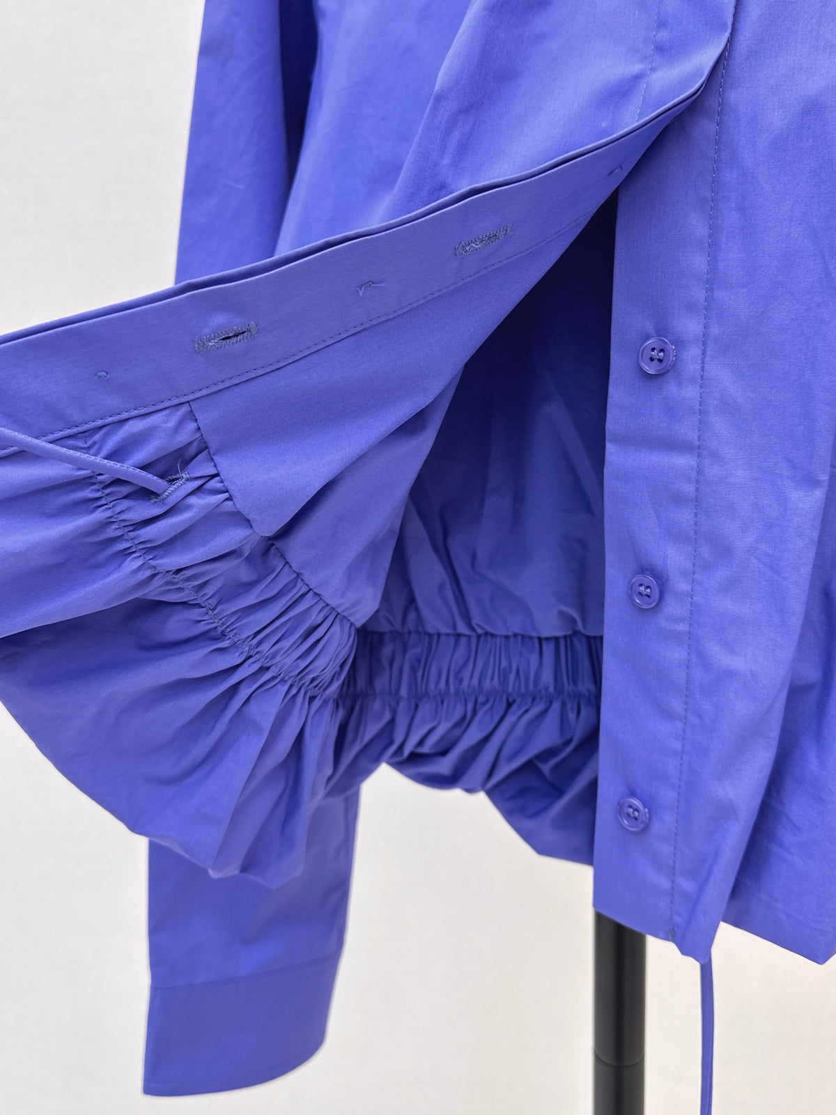 26FW New Balloon-Sleeve Shirt with Bud-Style Detail 🤍🤎💙