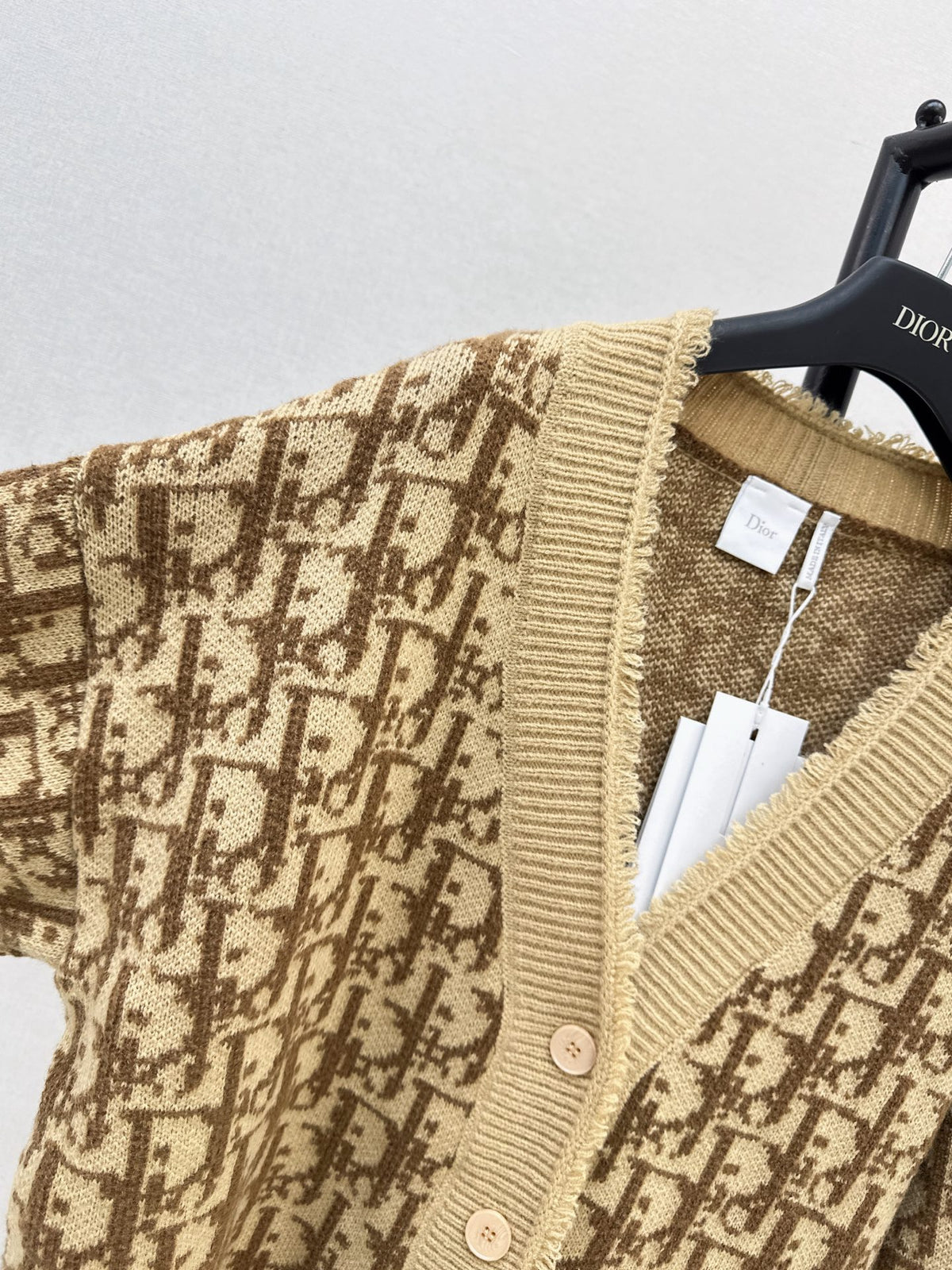 26FW New V-neck loose-fit cardigan 🤎🩶