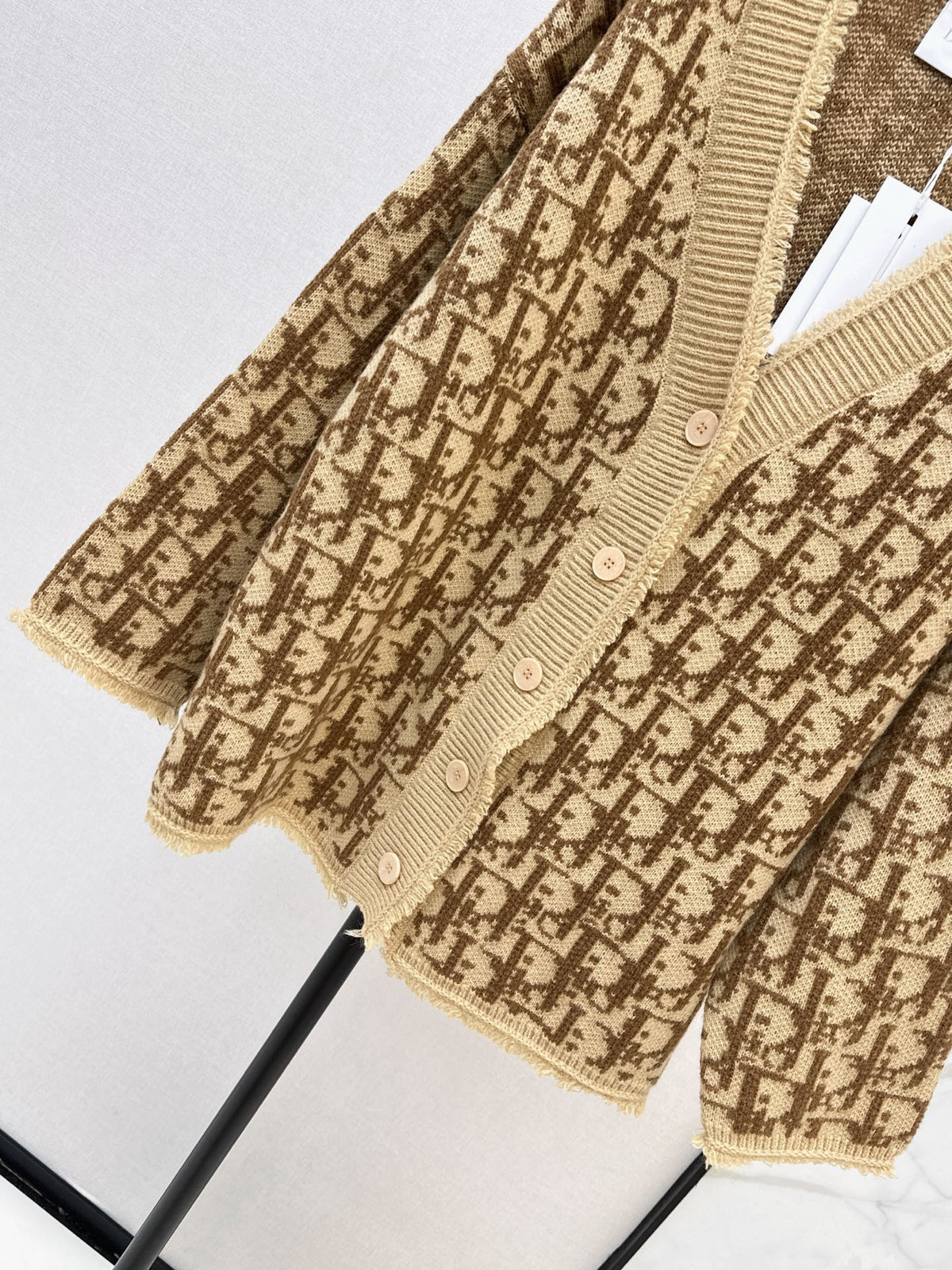 26FW New V-neck loose-fit cardigan 🤎🩶