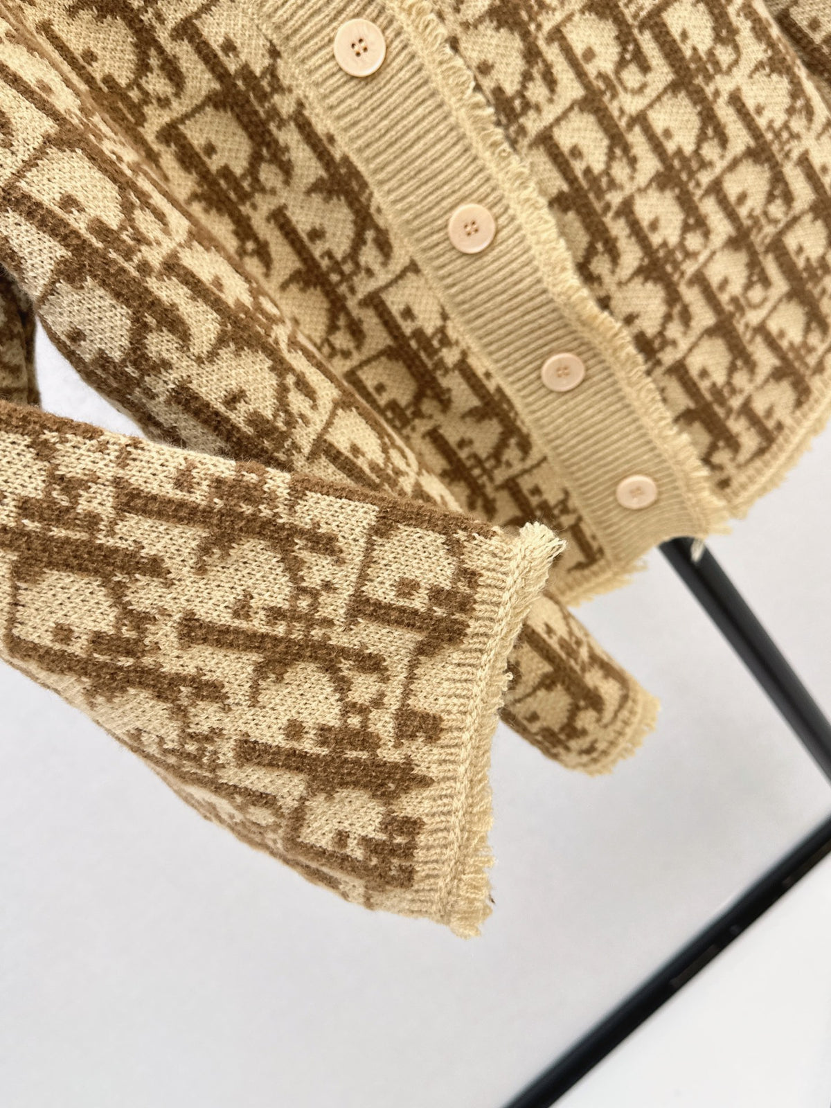 26FW New V-neck loose-fit cardigan 🤎🩶