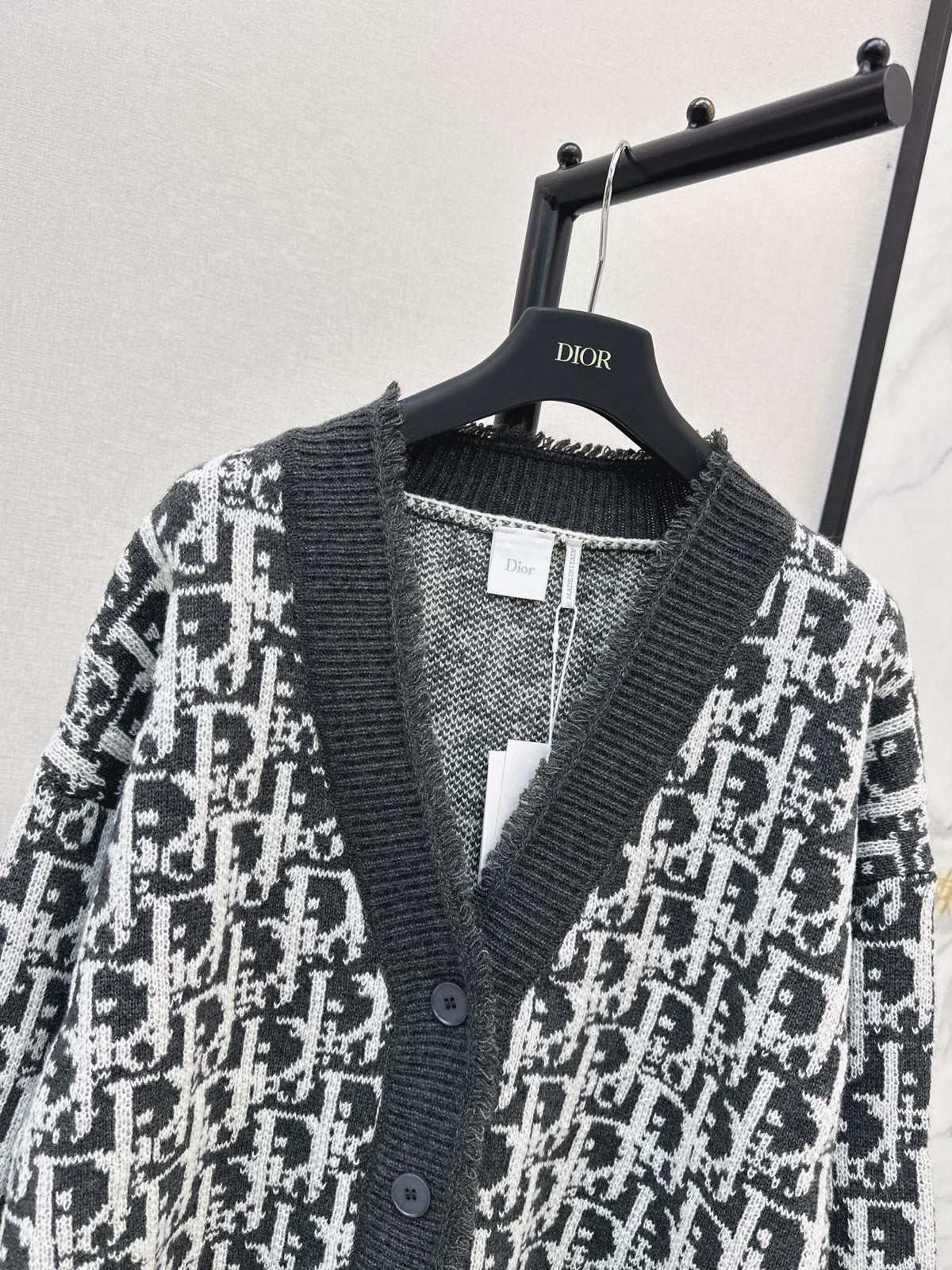 26FW New V-neck loose-fit cardigan 🤎🩶