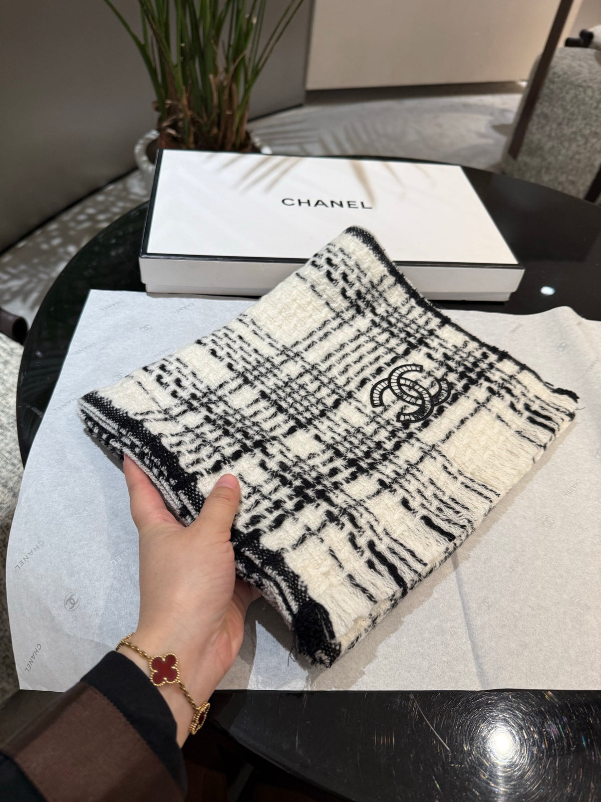 26FW New Lightly Felted Cashmere Scarf 🤍🩶🖤