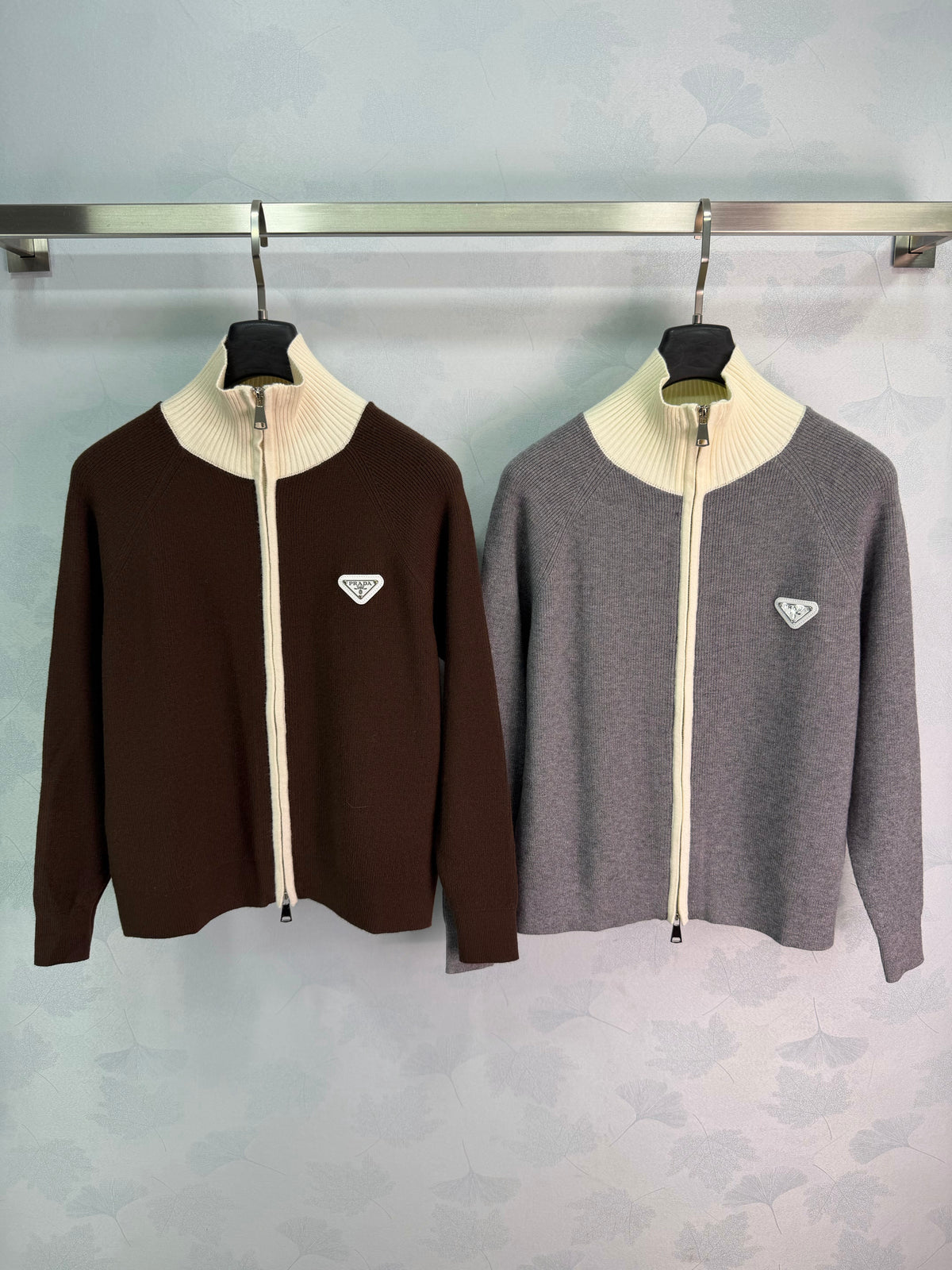 26FW New Mock-Neck Zip-Up Knit Cardigan