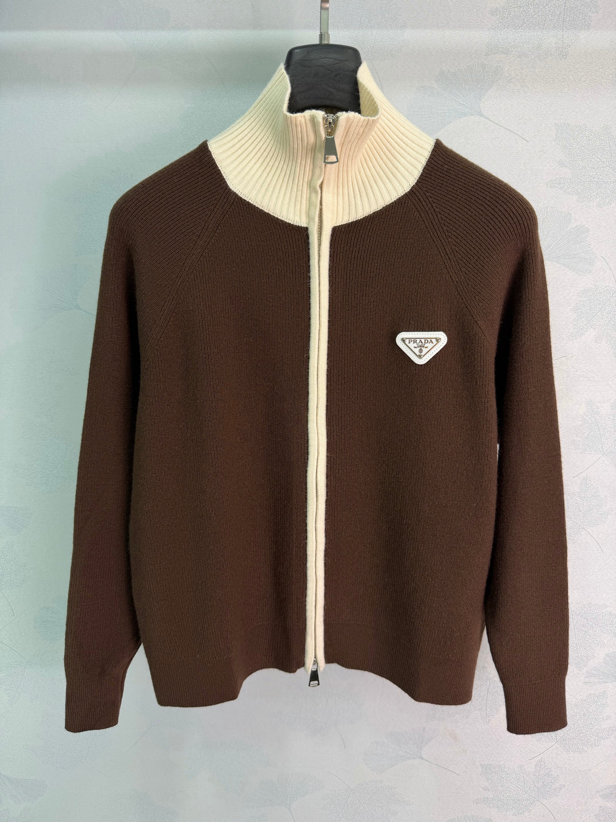 26FW New Mock-Neck Zip-Up Knit Cardigan