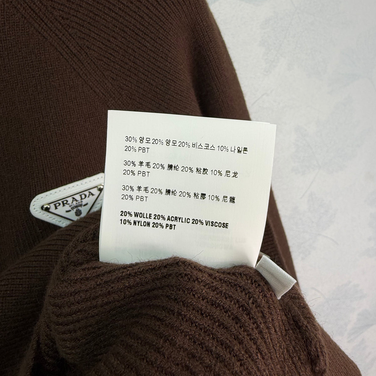 26FW New Mock-Neck Zip-Up Knit Cardigan