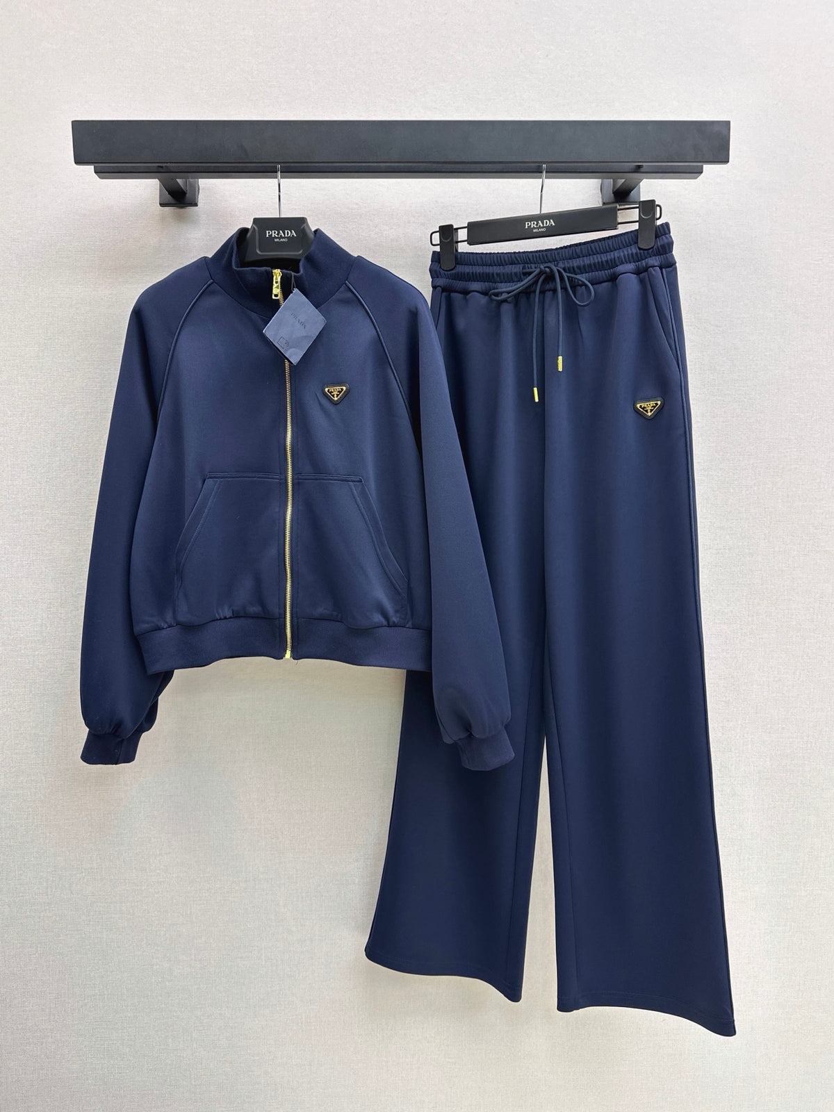 26FW New Casual Set with Triangle Logo 🤍🖤