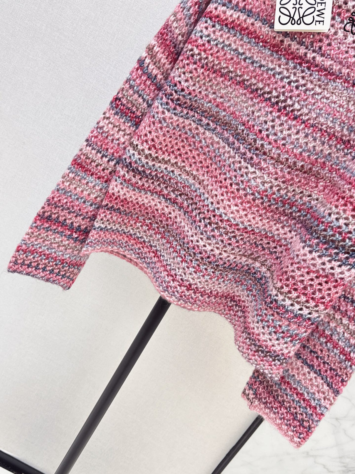 26FW New: Gradient Striped Cut-Out Knit Sweater 🩶🩷