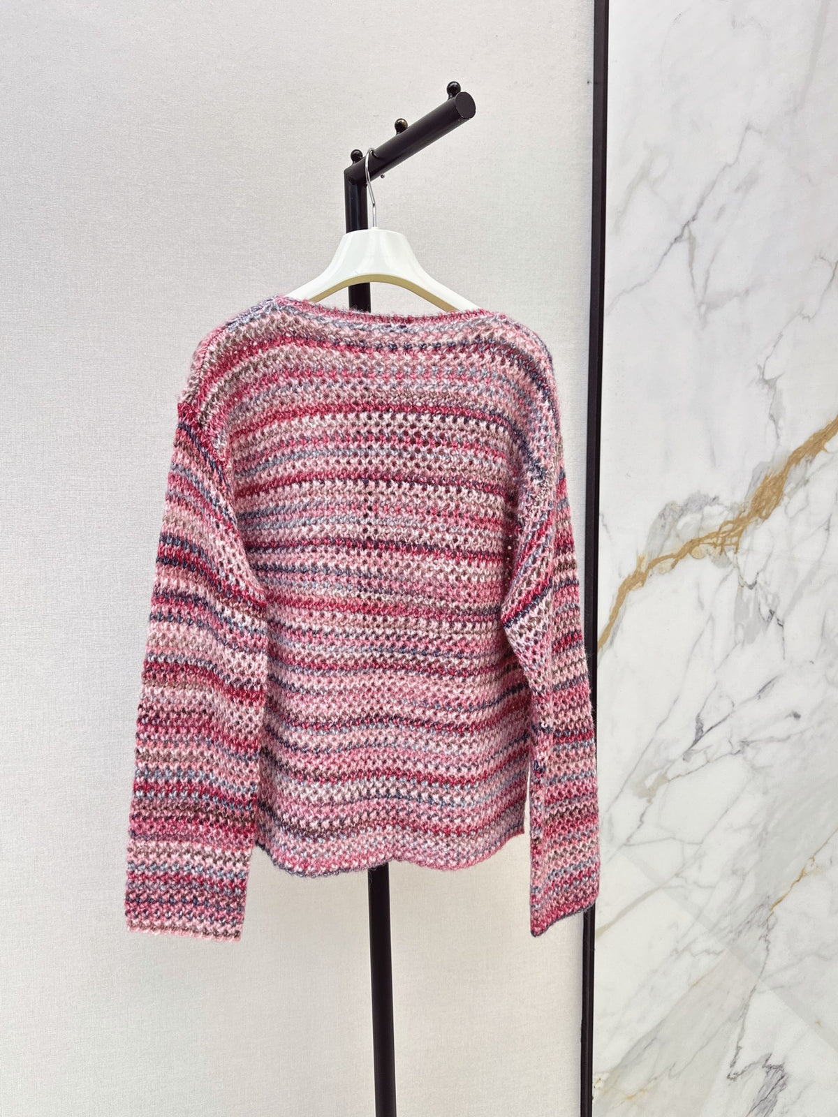 26FW New: Gradient Striped Cut-Out Knit Sweater 🩶🩷