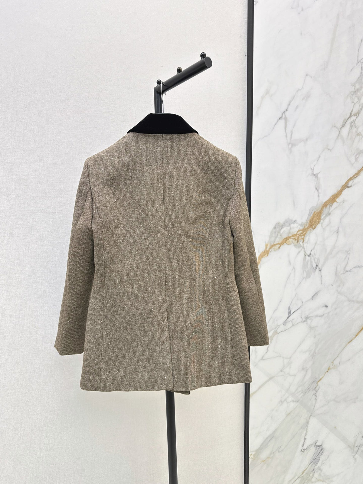 26FW New Badge-Embellished Blazer 🤎🩶