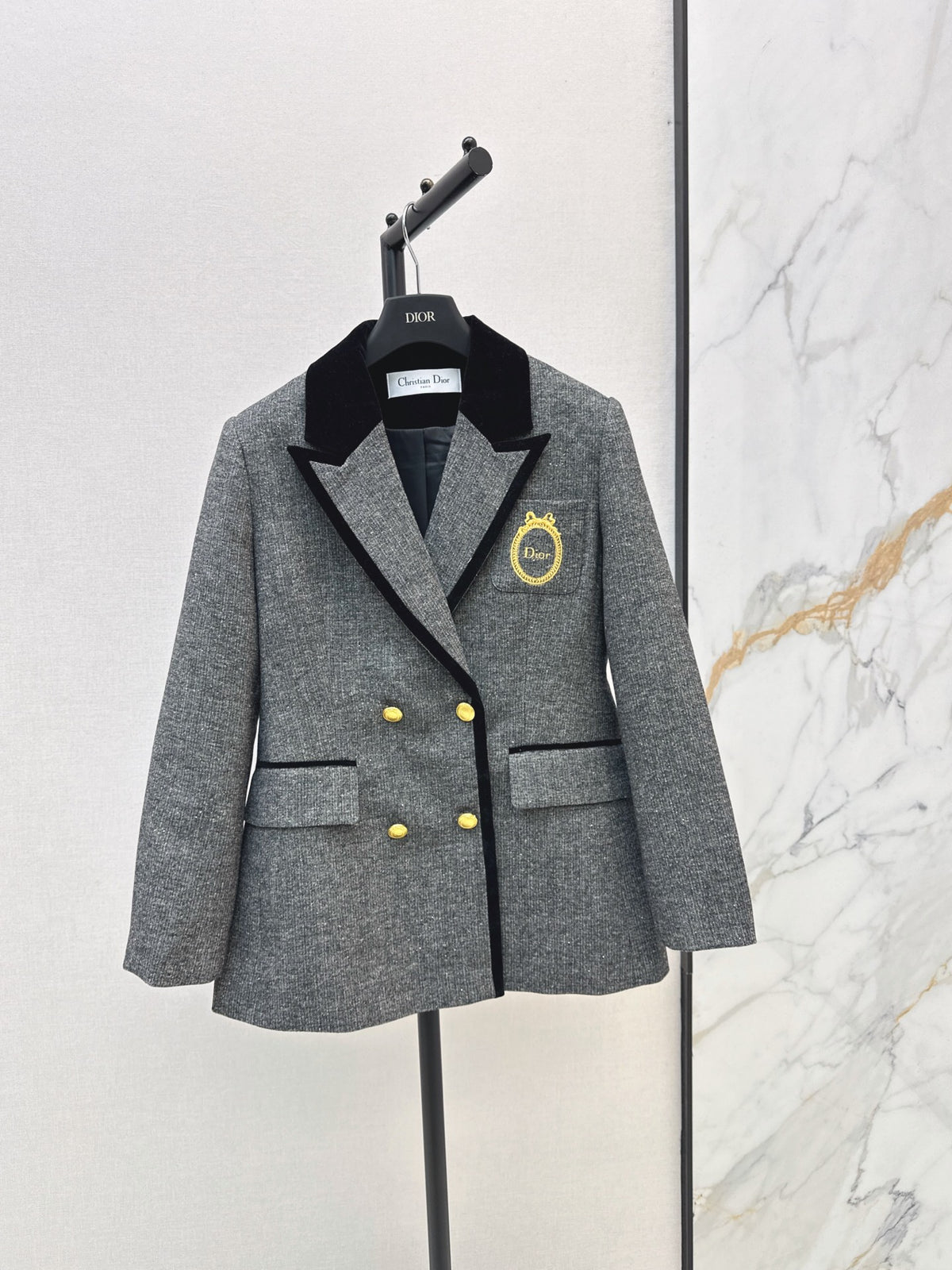 26FW New Badge-Embellished Blazer 🤎🩶