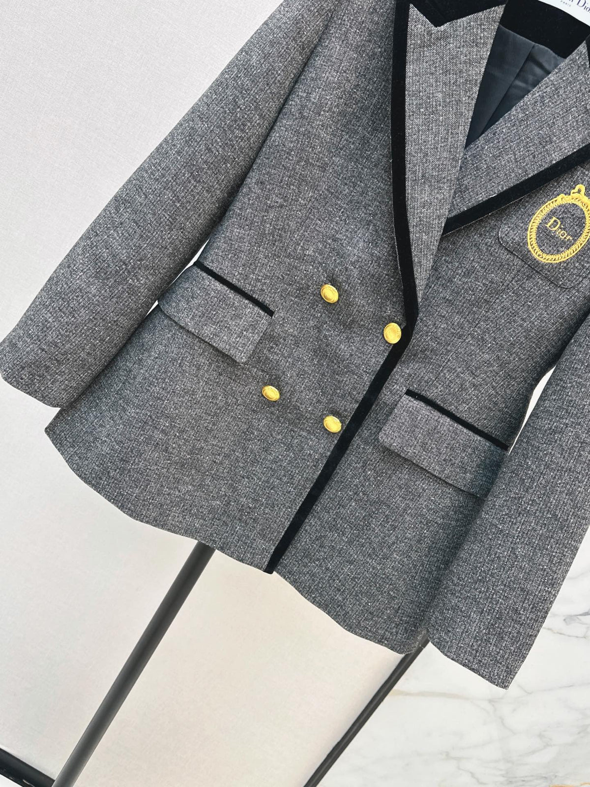 26FW New Badge-Embellished Blazer 🤎🩶