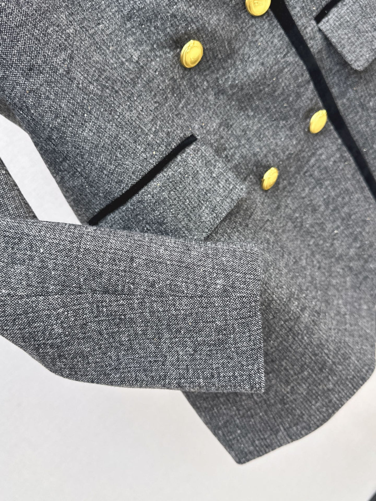 26FW New Badge-Embellished Blazer 🤎🩶