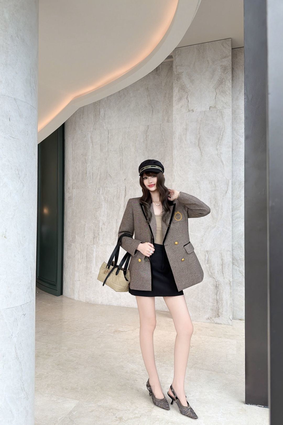26FW New Badge-Embellished Blazer 🤎🩶