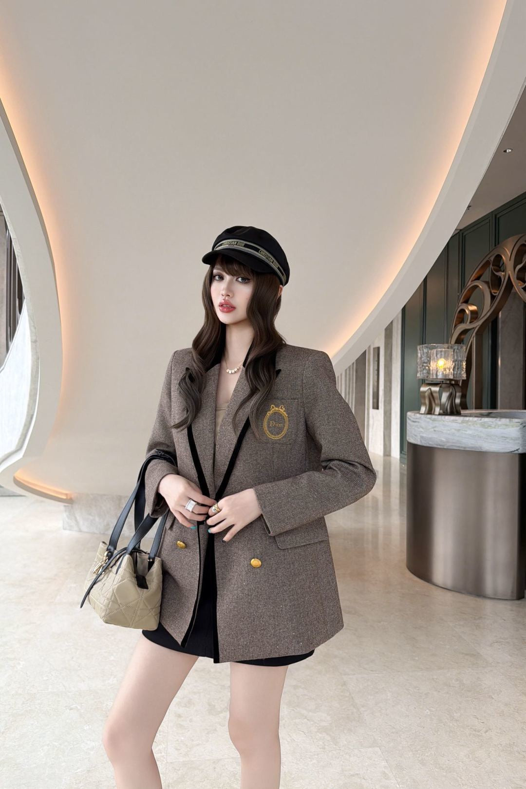 26FW New Badge-Embellished Blazer 🤎🩶