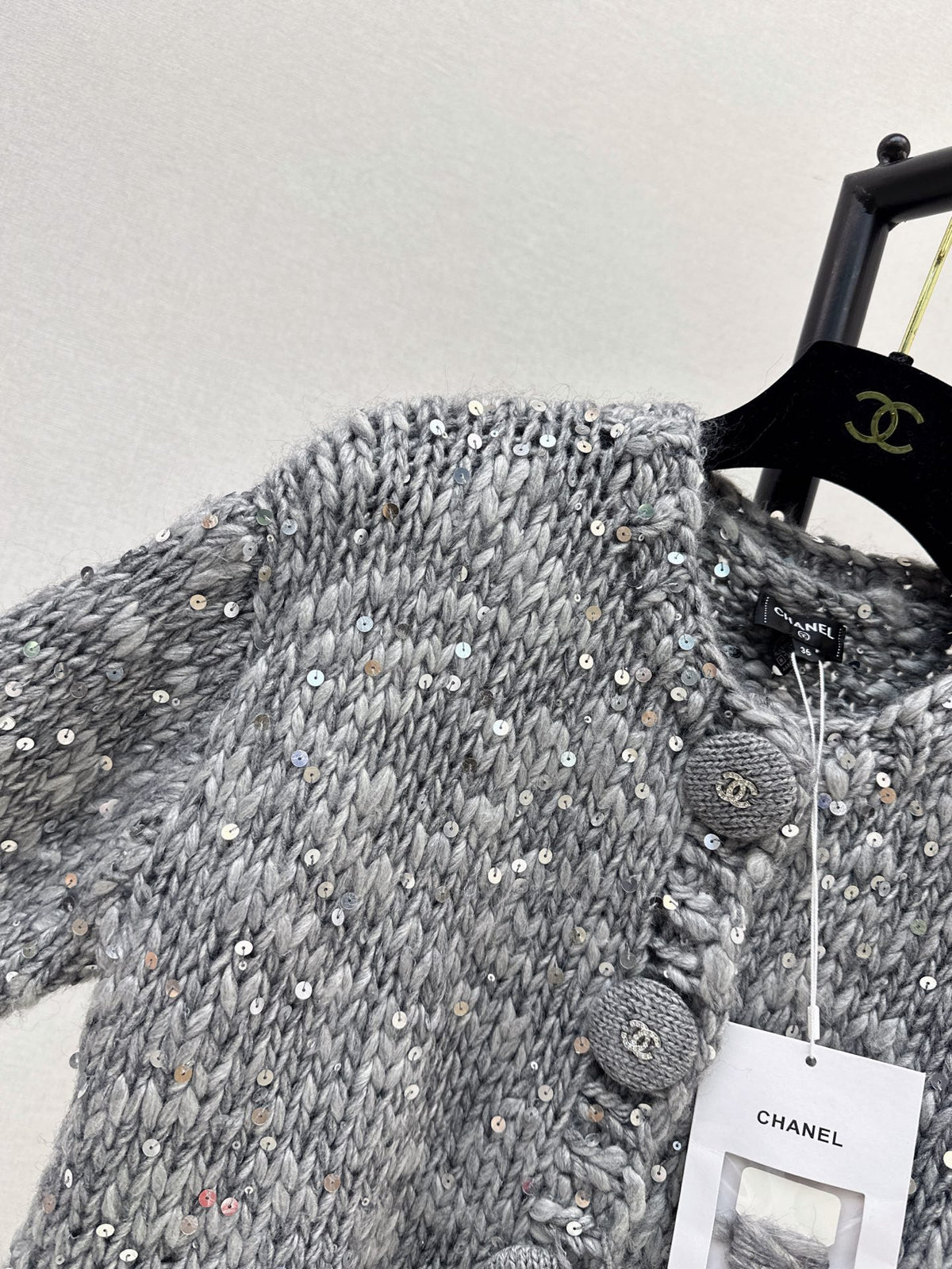 26FW New Sequin-Yarn Crew-Neck Knitted Cardigan 🩶