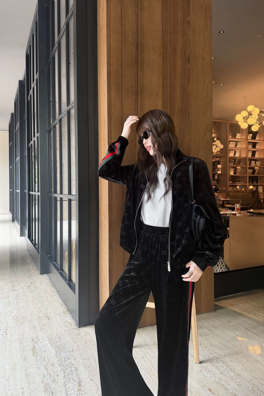 26FW New Casual Velour Set 🖤 = Stand-collar casual jacket + straight-leg trousers with an elasticated waist