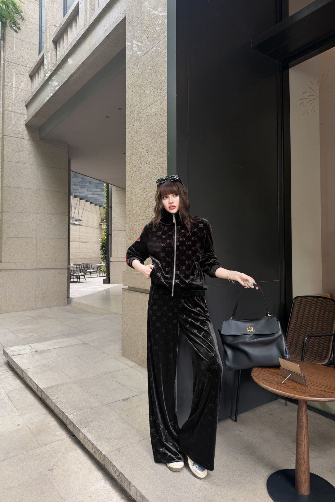 26FW New Casual Velour Set 🖤 = Stand-collar casual jacket + straight-leg trousers with an elasticated waist