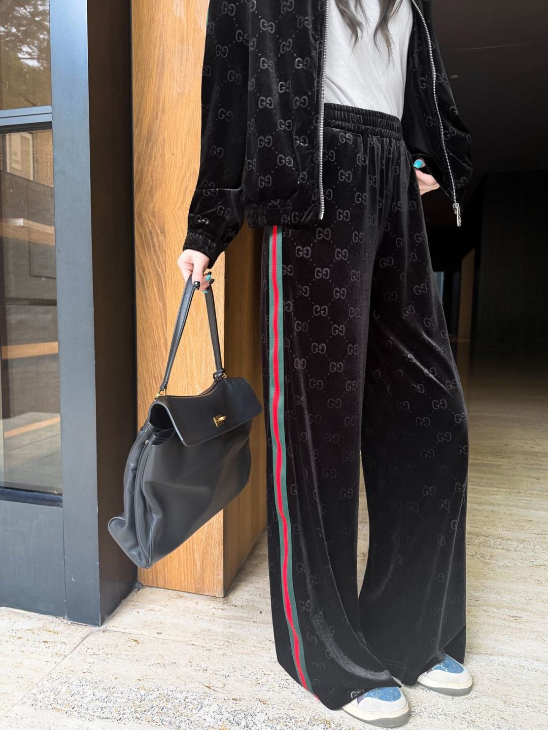 26FW New Casual Velour Set 🖤 = Stand-collar casual jacket + straight-leg trousers with an elasticated waist