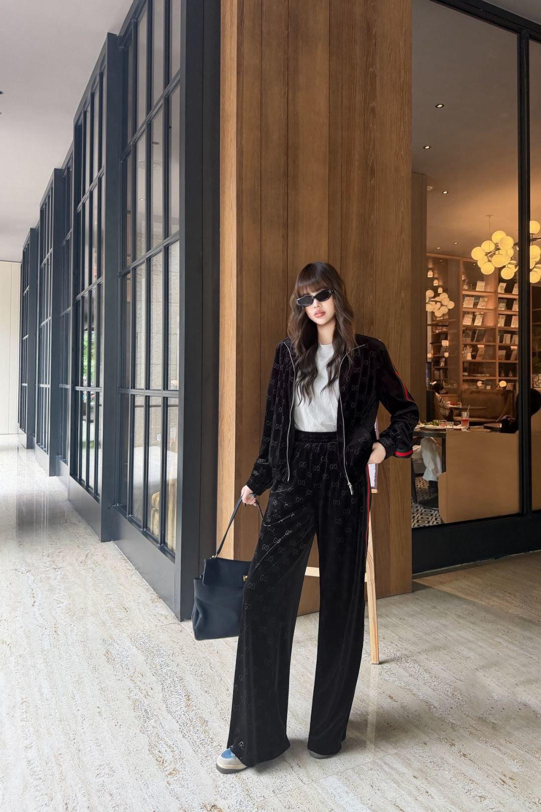 26FW New Casual Velour Set 🖤 = Stand-collar casual jacket + straight-leg trousers with an elasticated waist