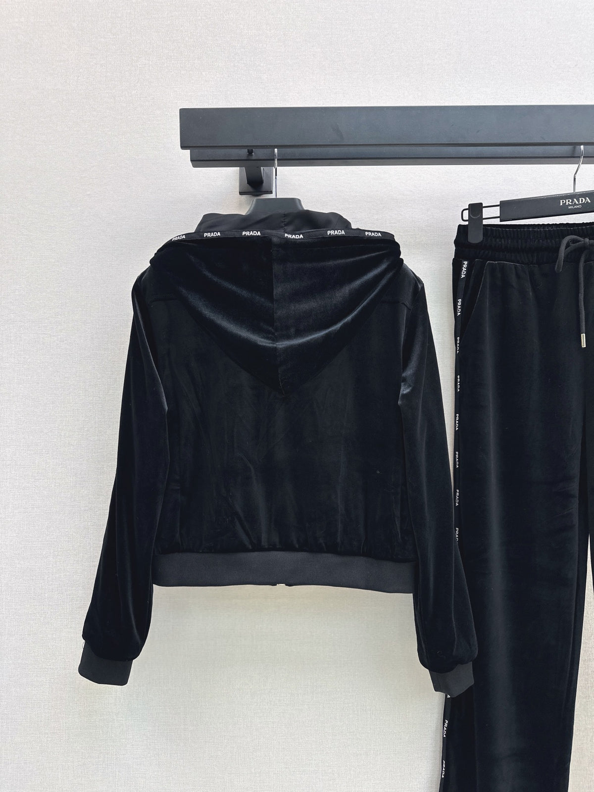 26FW New Casual Velour Set 🩶🖤 Hooded Casual Jacket + Straight-Leg Pants with Elastic Waist