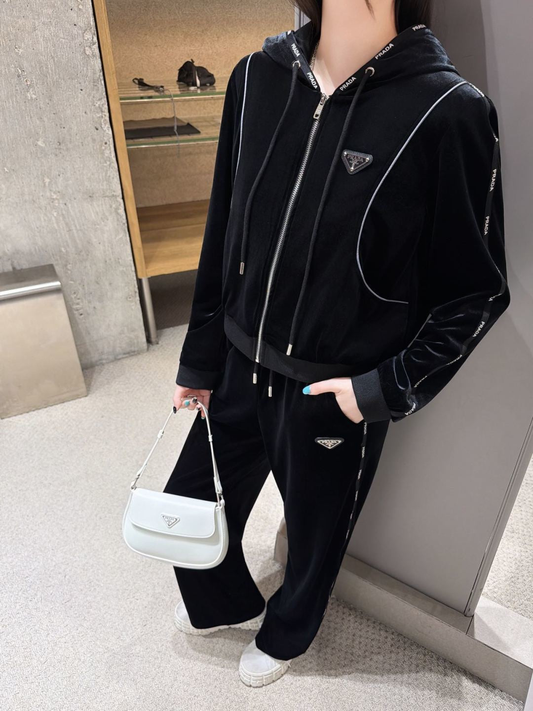 26FW New Casual Velour Set 🩶🖤 Hooded Casual Jacket + Straight-Leg Pants with Elastic Waist