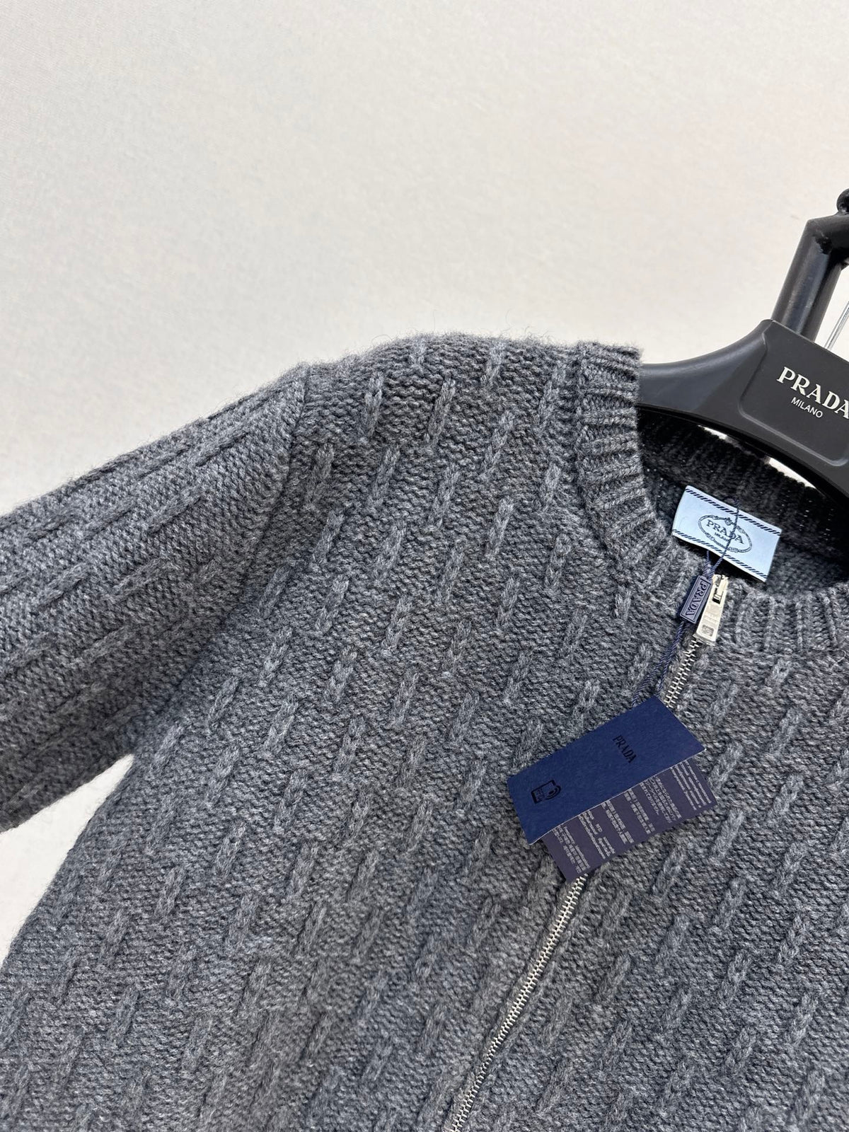 26FW New Crew-Neck Zip-Up Wool Knit Cardigan 🩶