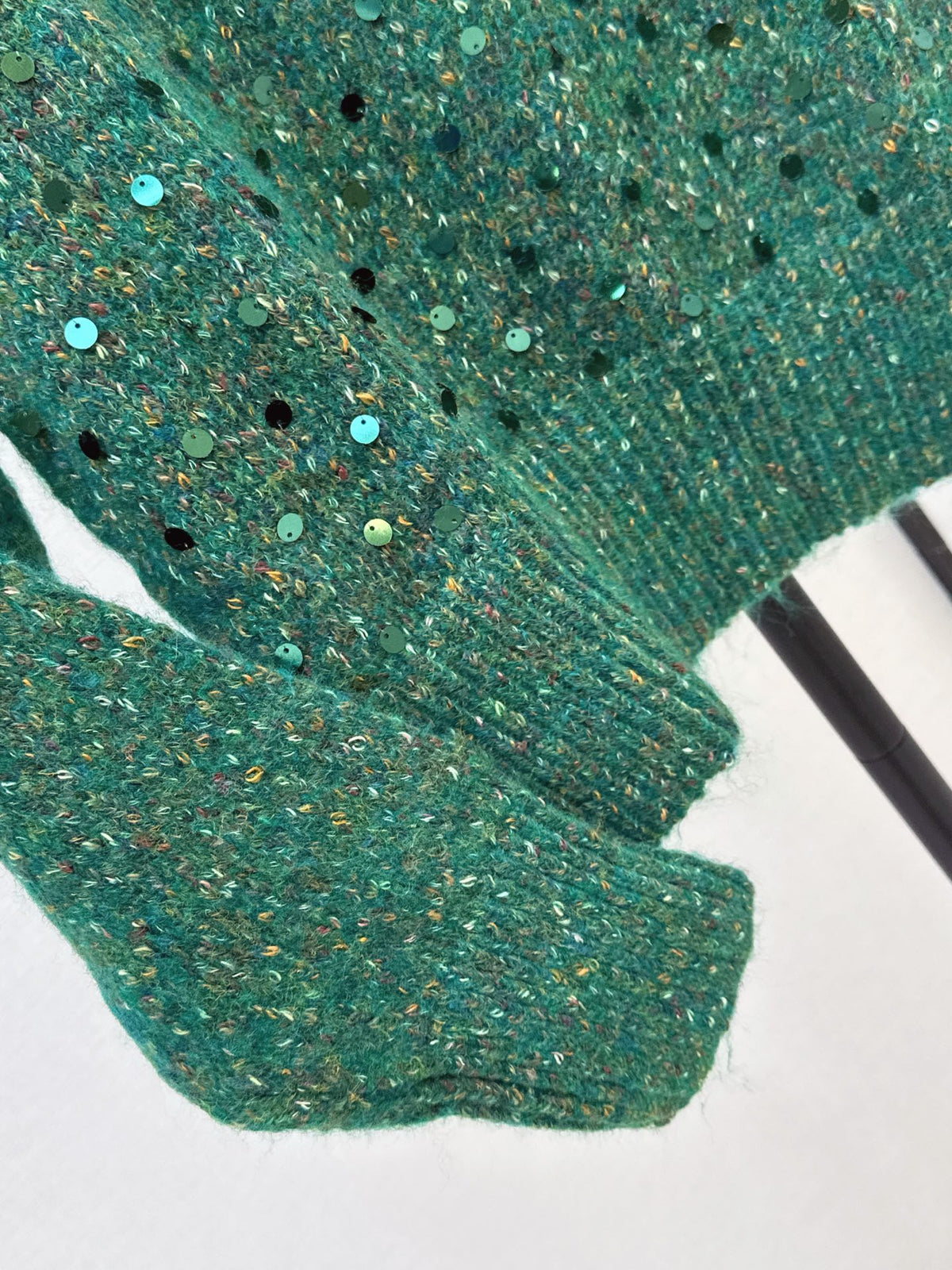 26FW New Sequin-Yarn Crewneck Knit Sweater 🤍💚🤎