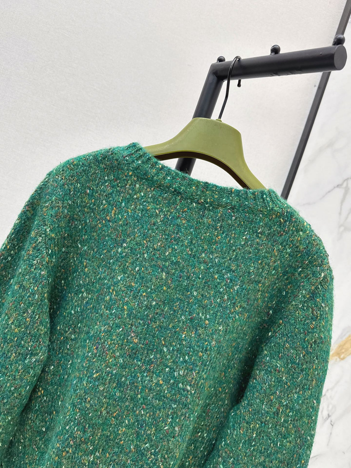 26FW New Sequin-Yarn Crewneck Knit Sweater 🤍💚🤎