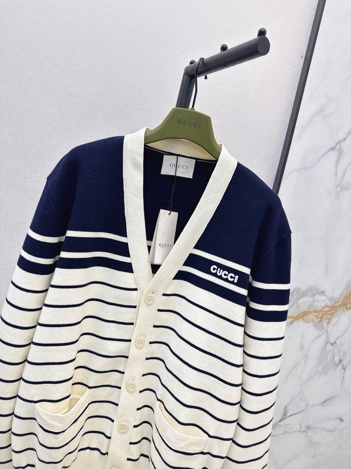 26FW New V-Neck Striped Knit Cardigan 🤍