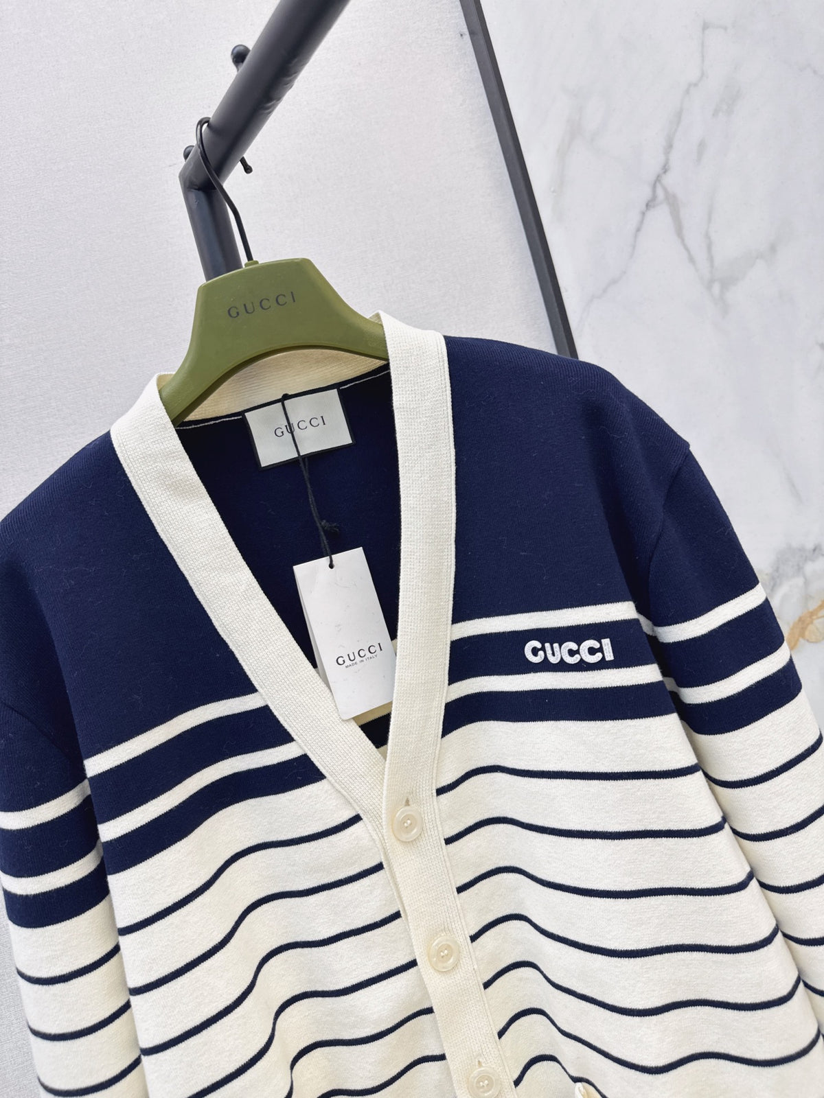 26FW New V-Neck Striped Knit Cardigan 🤍