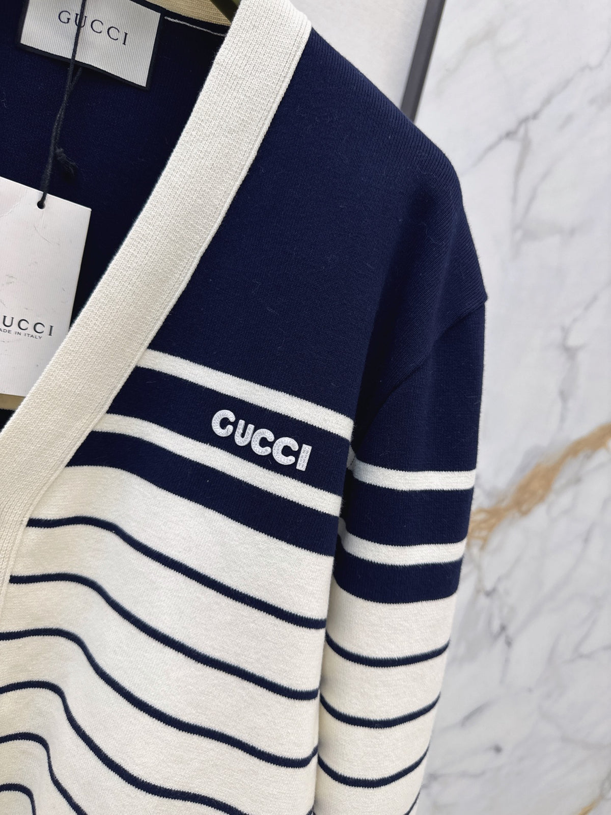 26FW New V-Neck Striped Knit Cardigan 🤍