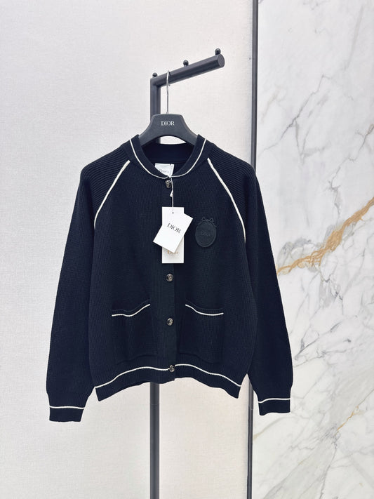 26FW New Badge-Embroidered Knit Cardigan 🤍🖤