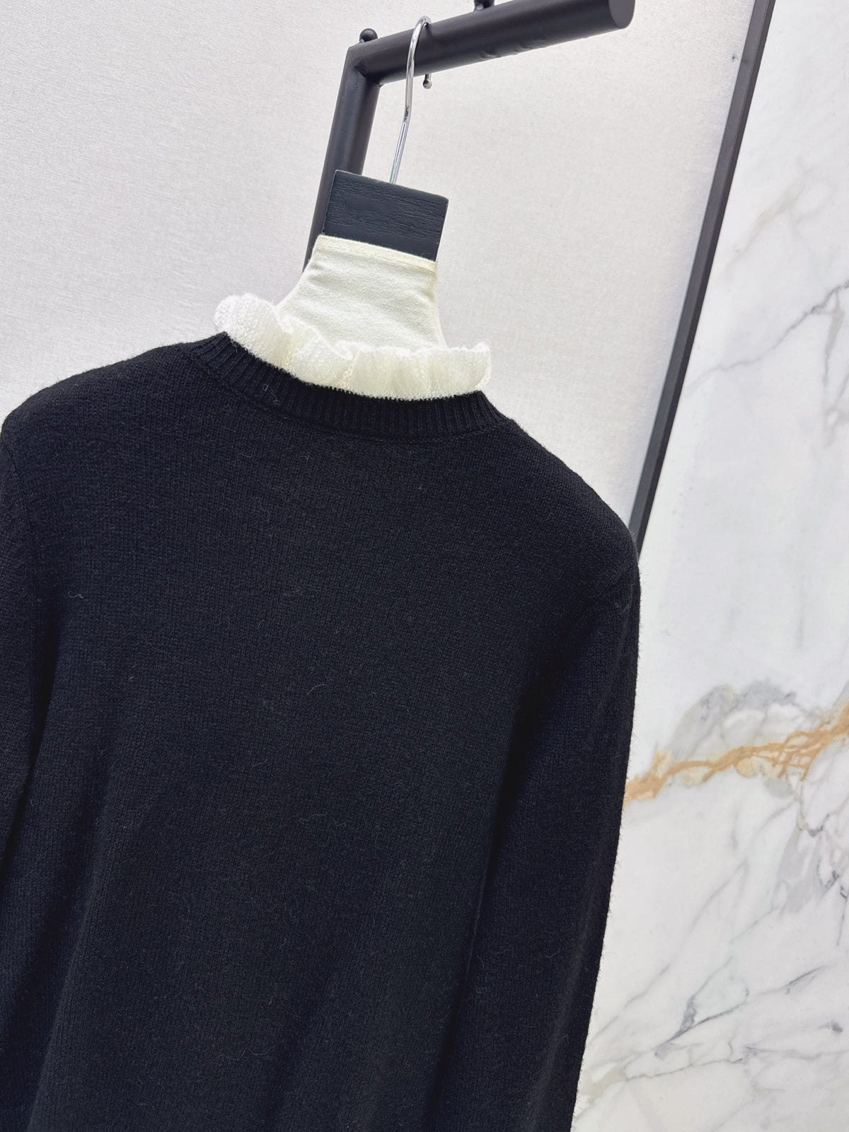 26FW New Crew-Neck Knitted Cardigan 🤎🖤