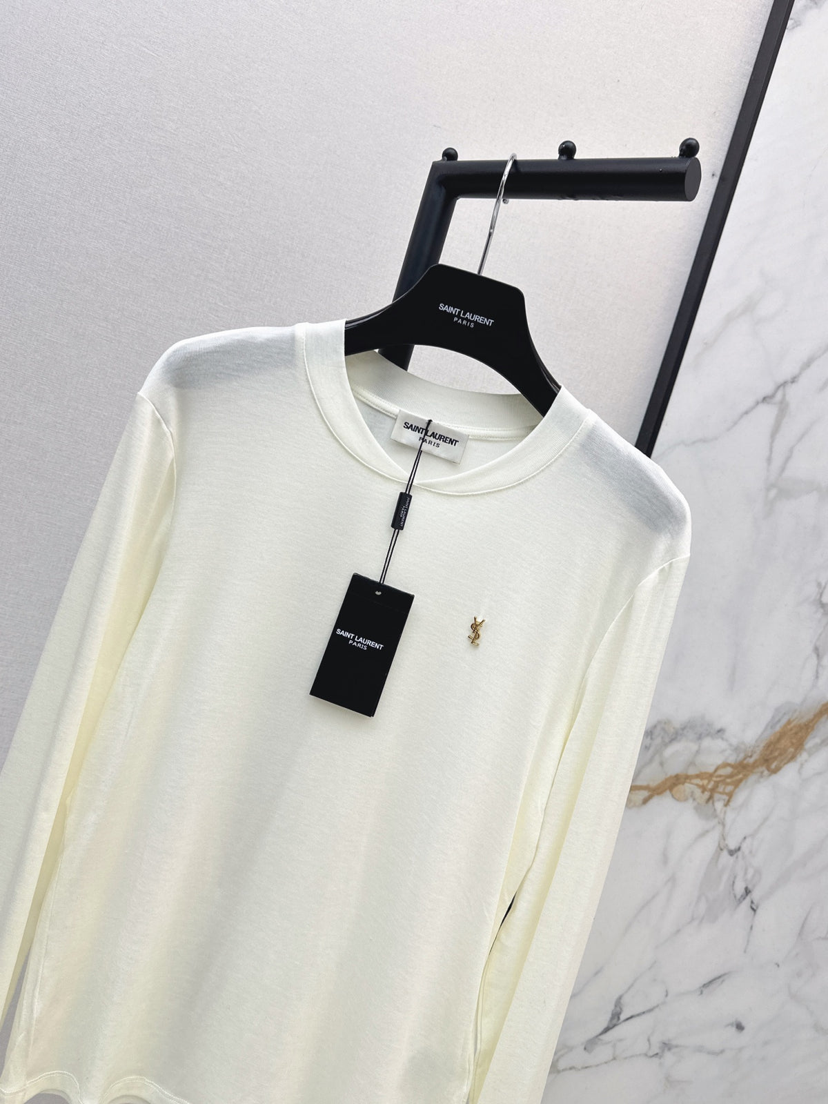 26FW New Long-Sleeve Base Layer with Small Gold Logo 🤍🖤